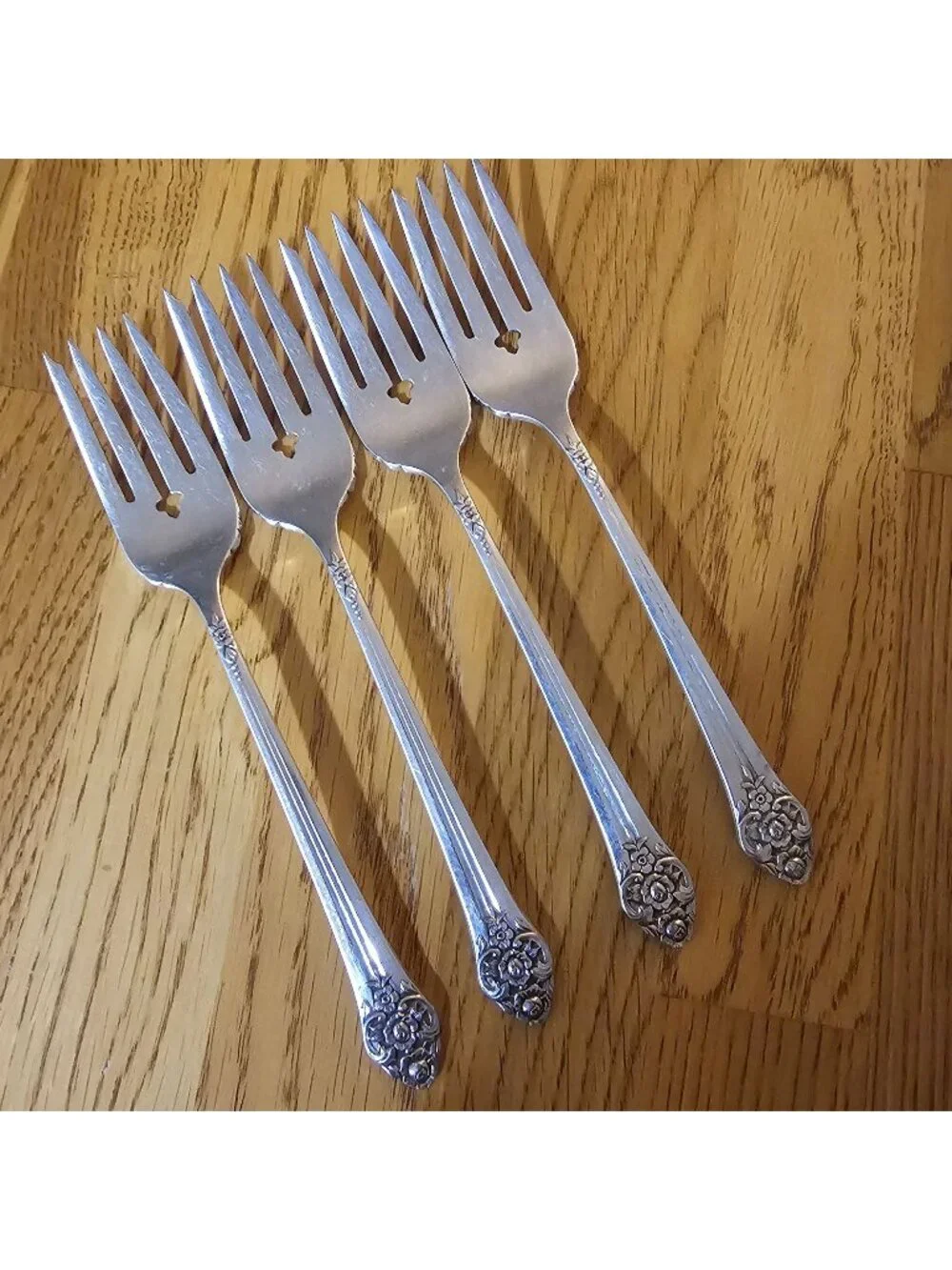 4 Rogers Plantation Silverplate Salad Forks Oneida Silver Rose Floral vtg 1948